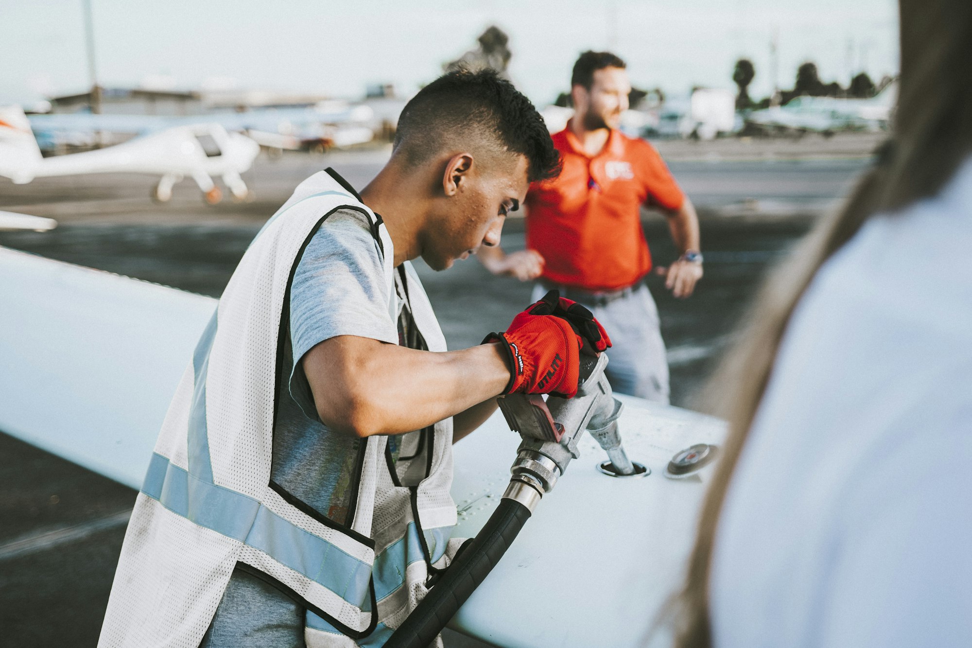 Fueling an aircraft
